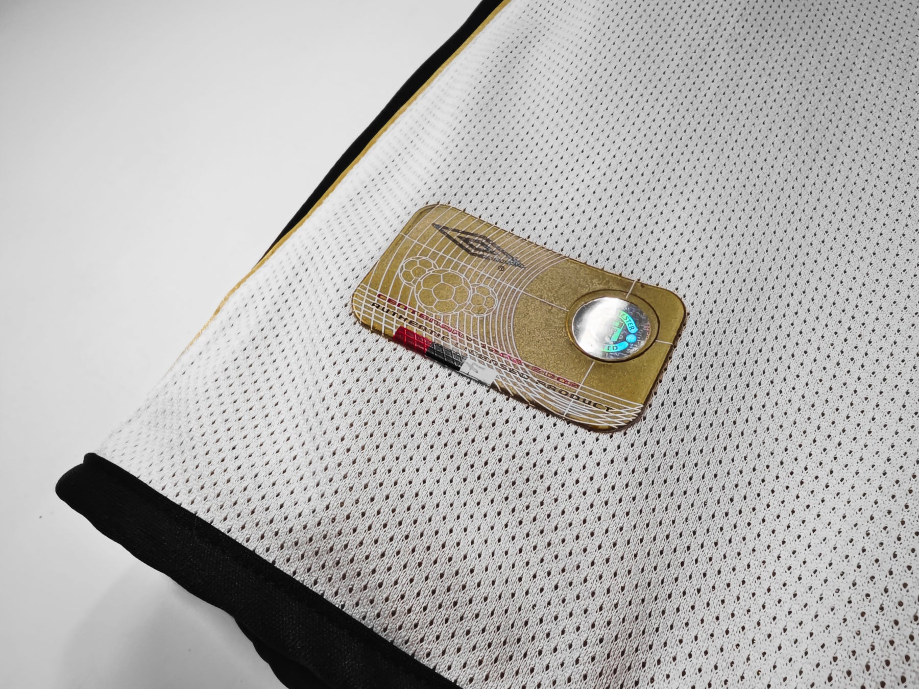 Camisa Manchester United 2001/02 Dupla face Edição 100 anos - Versão Retrô Masculina - Dourado e Branco