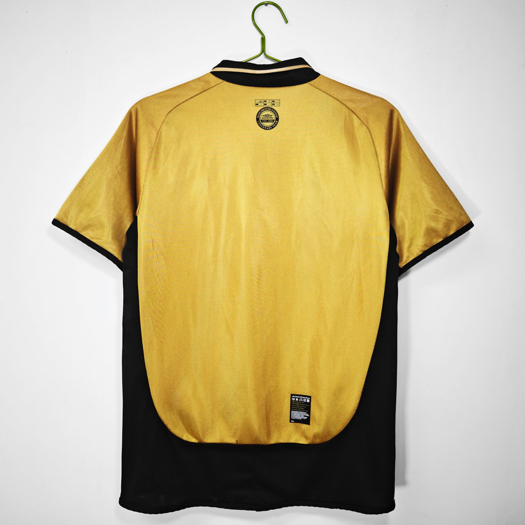 Camisa Manchester United 2001/02 Dupla face Edição 100 anos - Versão Retrô Masculina - Dourado e Branco