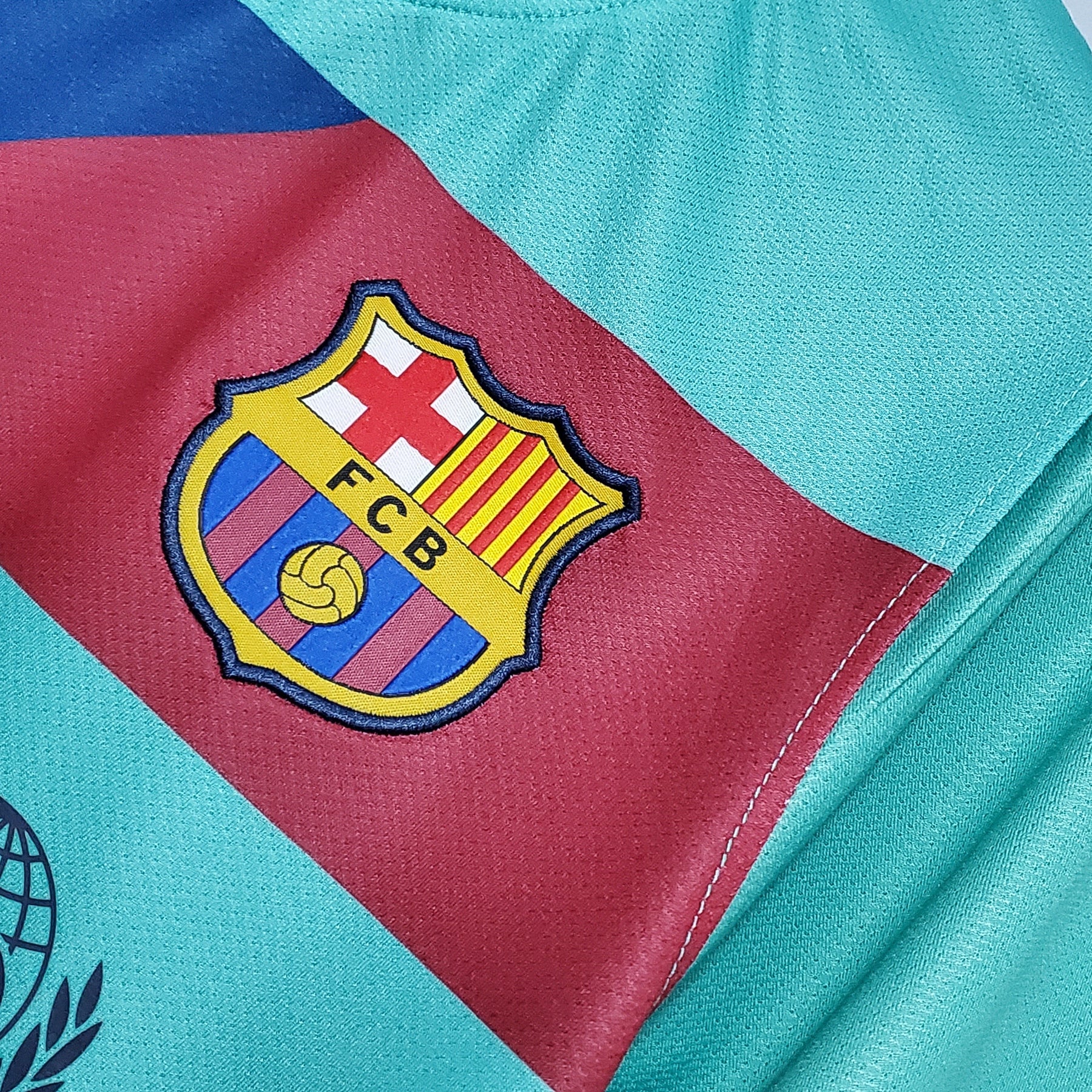 Camisa Retrô Barcelona Away 10/11 - Verde Água | Edição Icônica e Memorável