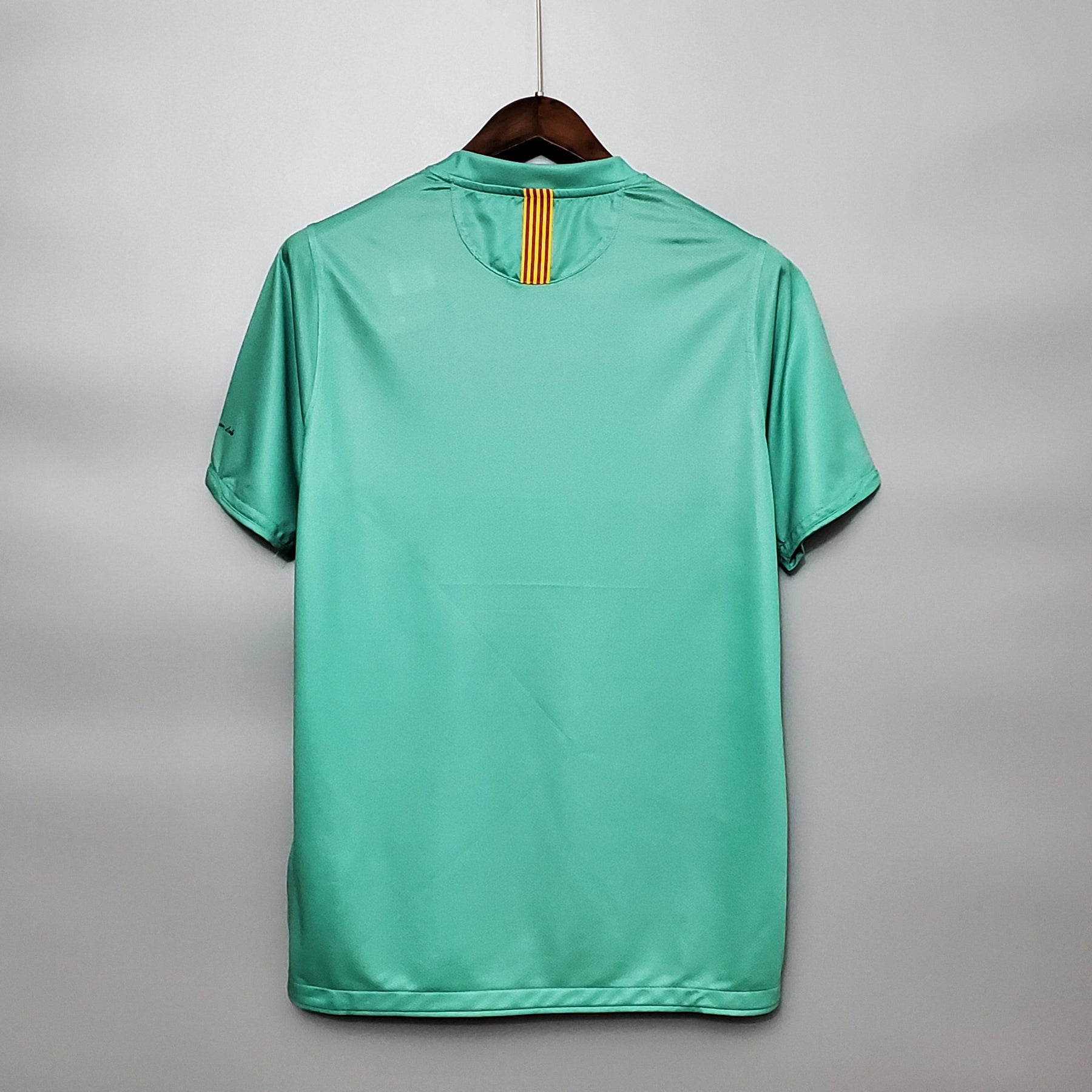 Camisa Retrô Barcelona Away 10/11 - Verde Água | Edição Icônica e Memorável