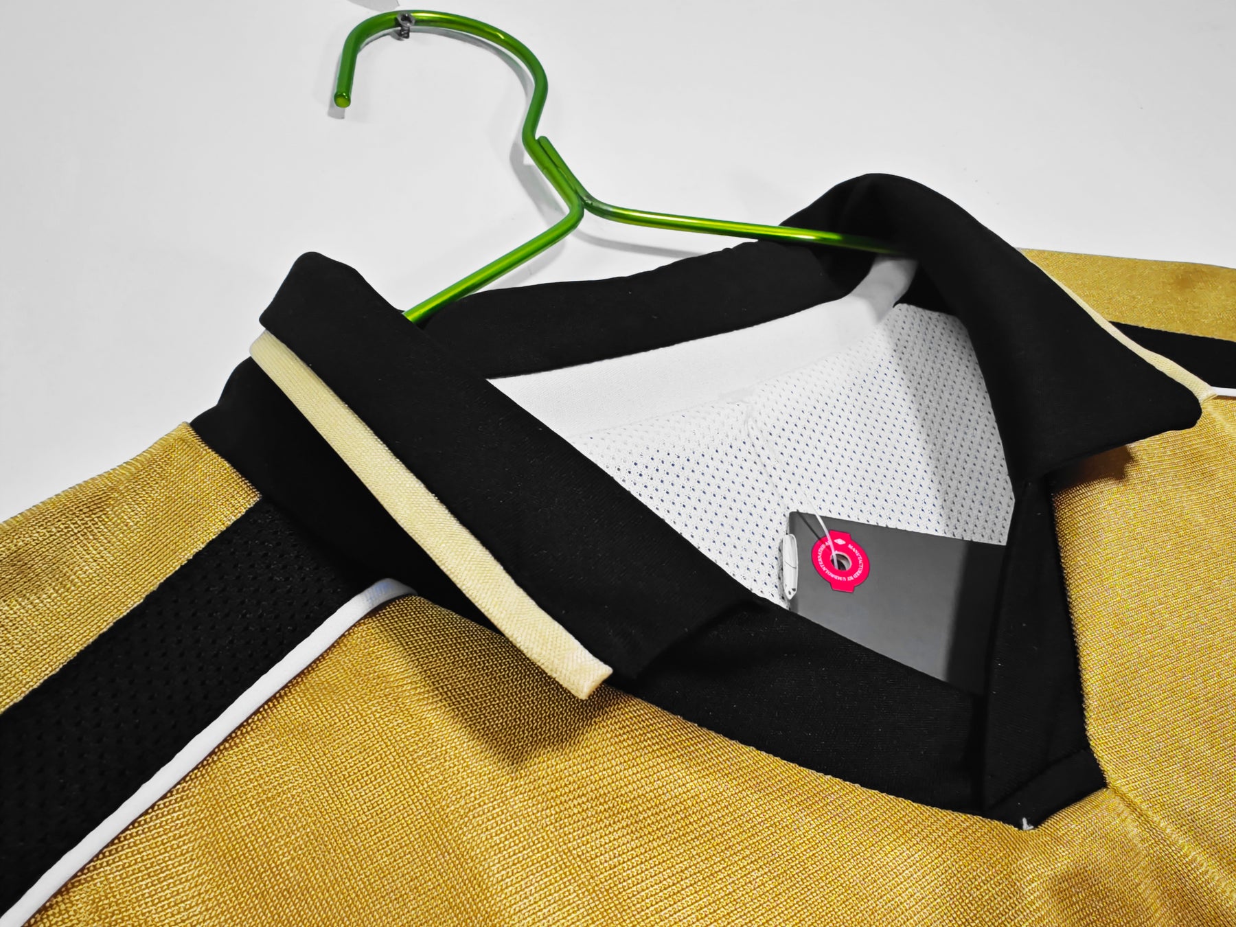 Camisa Manchester United 2001/02 Dupla face Edição 100 anos - Versão Retrô Masculina - Dourado e Branco