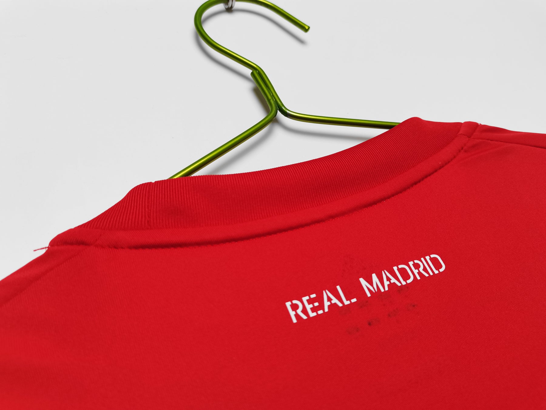Camisa Real Madrid 2011/12- Versão Retrô Masculino - Vermelha