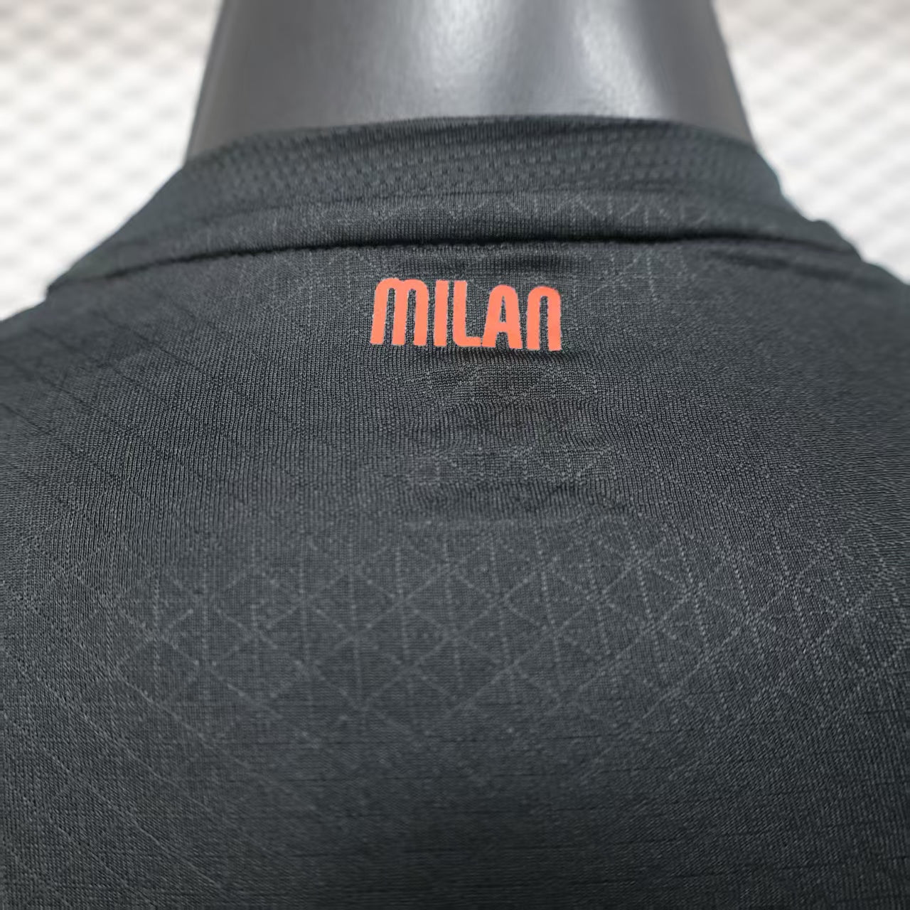 Camisa Milan 25/26 Manga Longa - Versão Jogador Puma Masculina - Vermelha e Preta