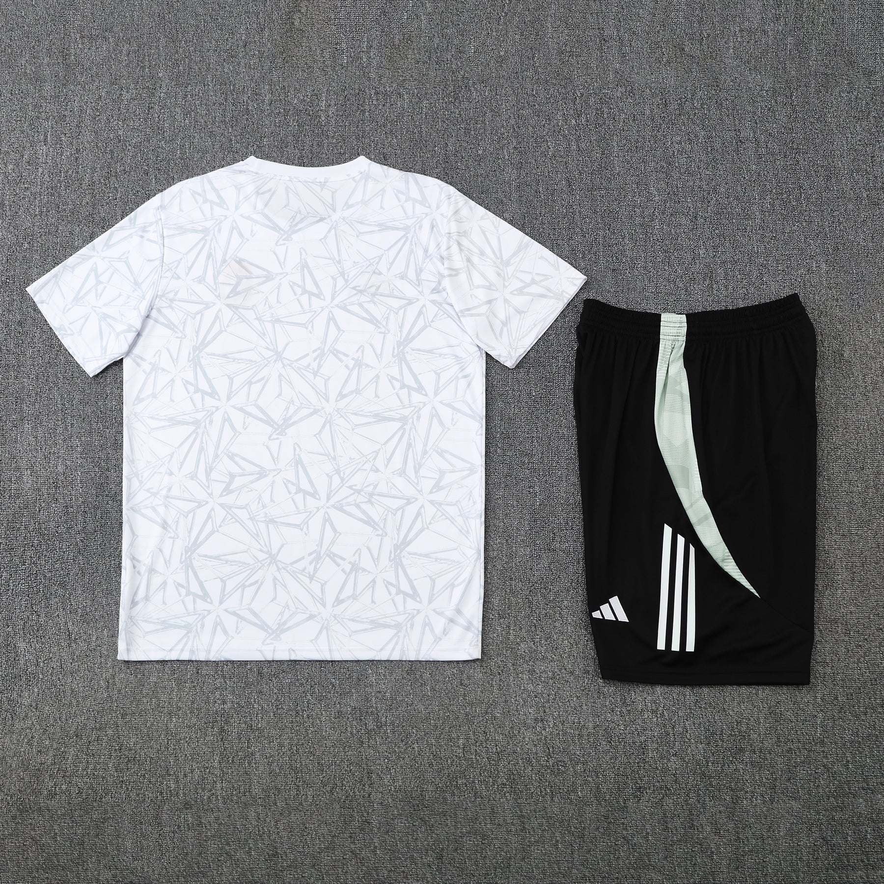 Kit Treino Real Madrid 25/26 Masculino - Adidas Branco com Preto