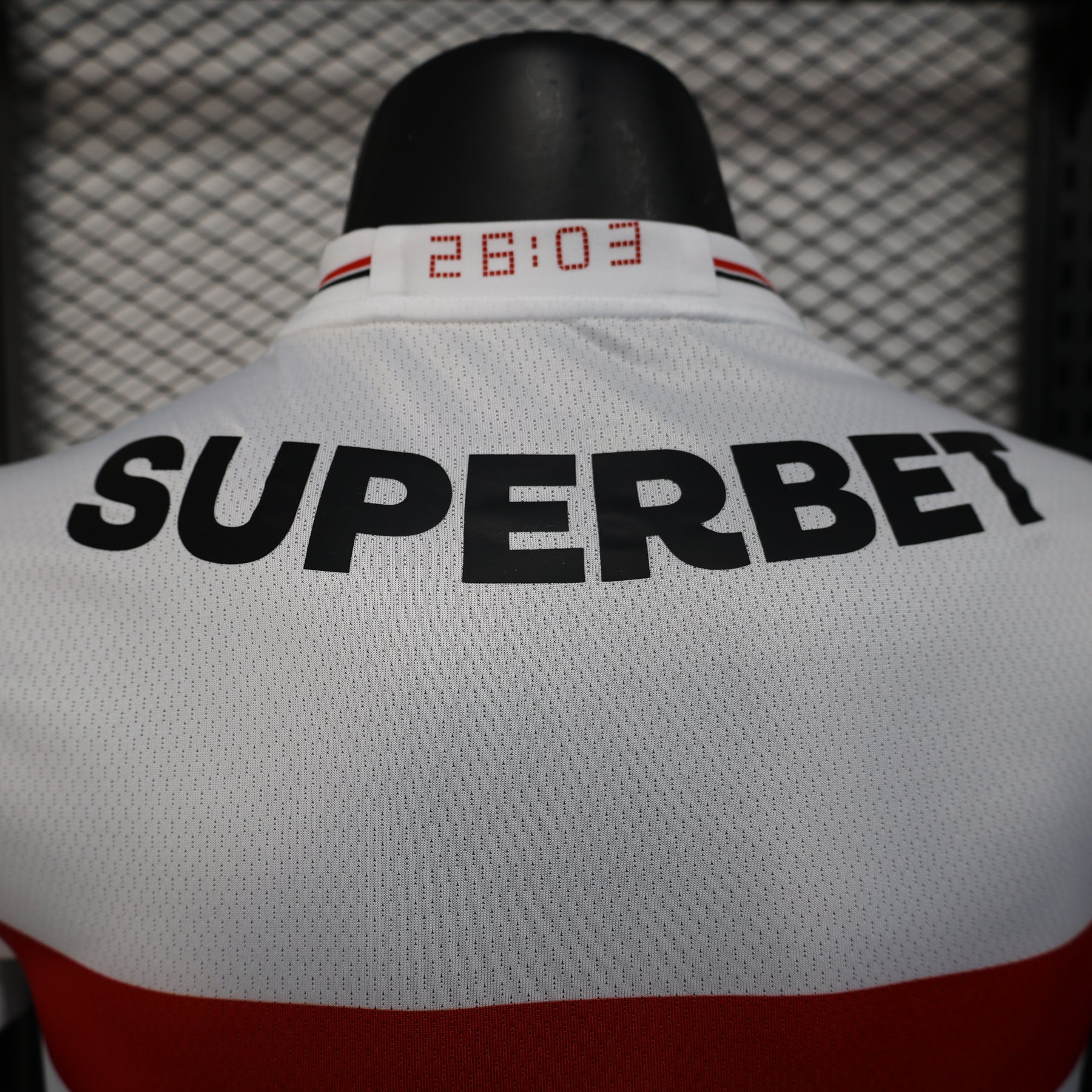 Camisa São Paulo 25/26 Home Versão jogador - New Balance Masculina - Braco + Vermelho