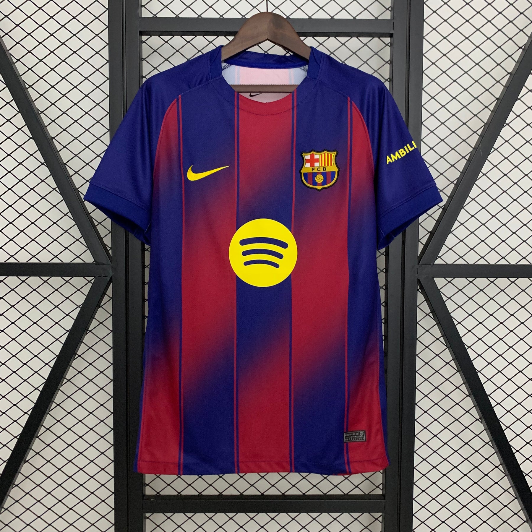Camisa Barcelona 25/26 Nike Torcedor - Masculina - Vermelha e Azul