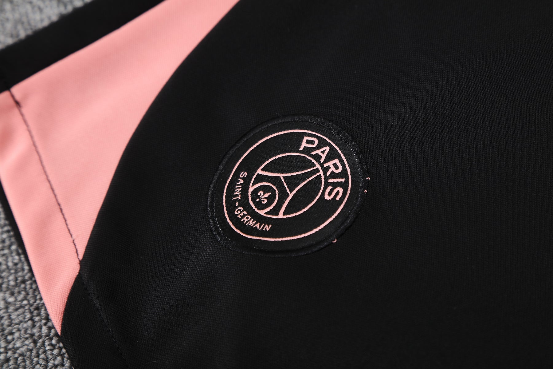 Kit Treino PSG 25/26 - Masculina - Preto com Rosa | Estilo e Performance Jordan