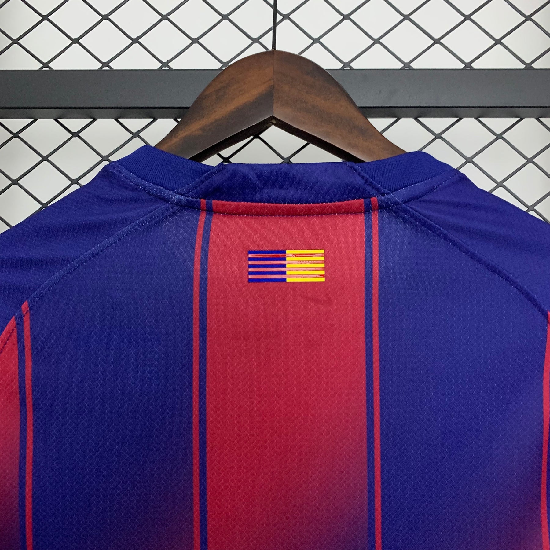 Camisa Barcelona 25/26 Nike Torcedor - Masculina - Vermelha e Azul