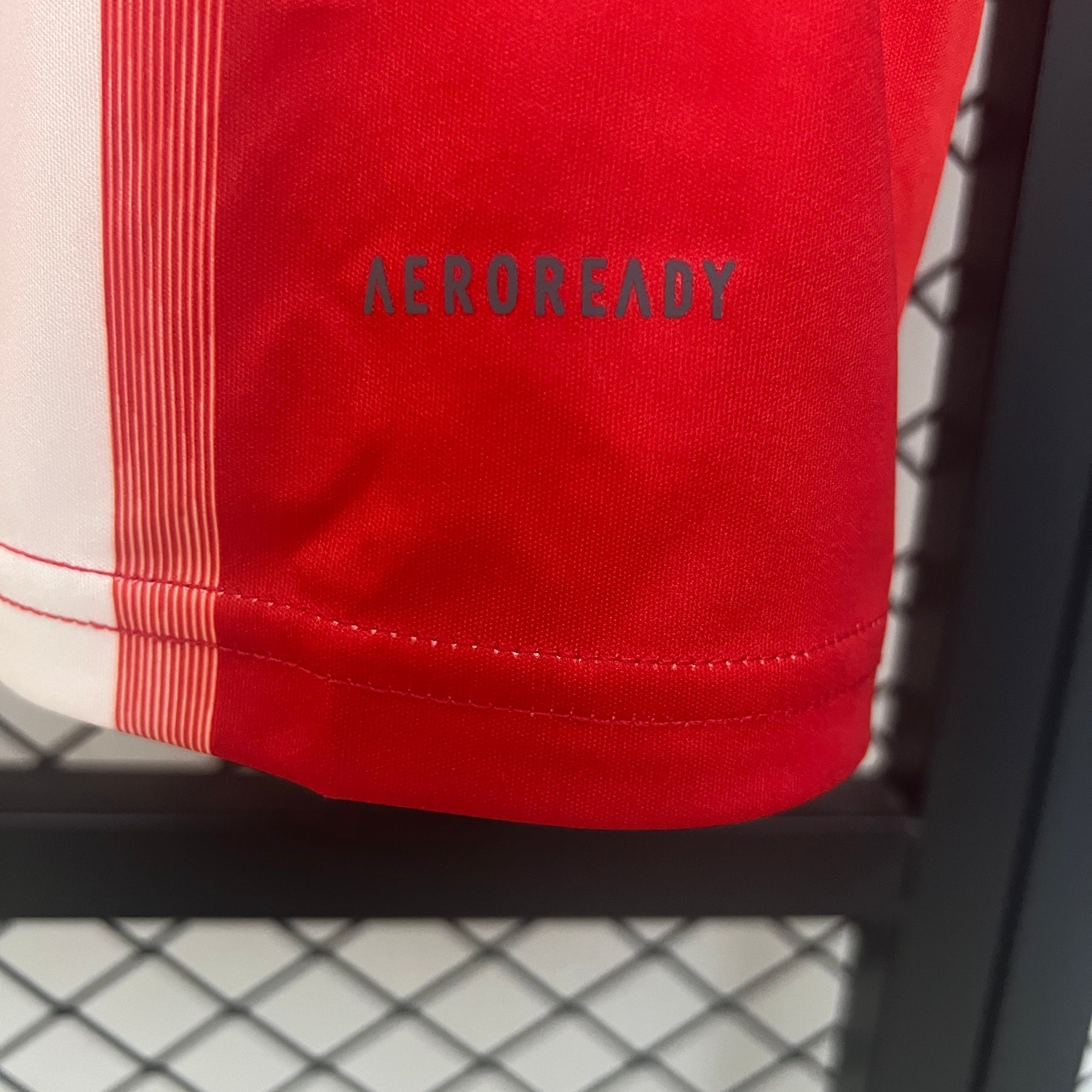 Camisa FC Bayern de Munique 25/26 - Versão Torcedor Masculino - Vermelha e Branca