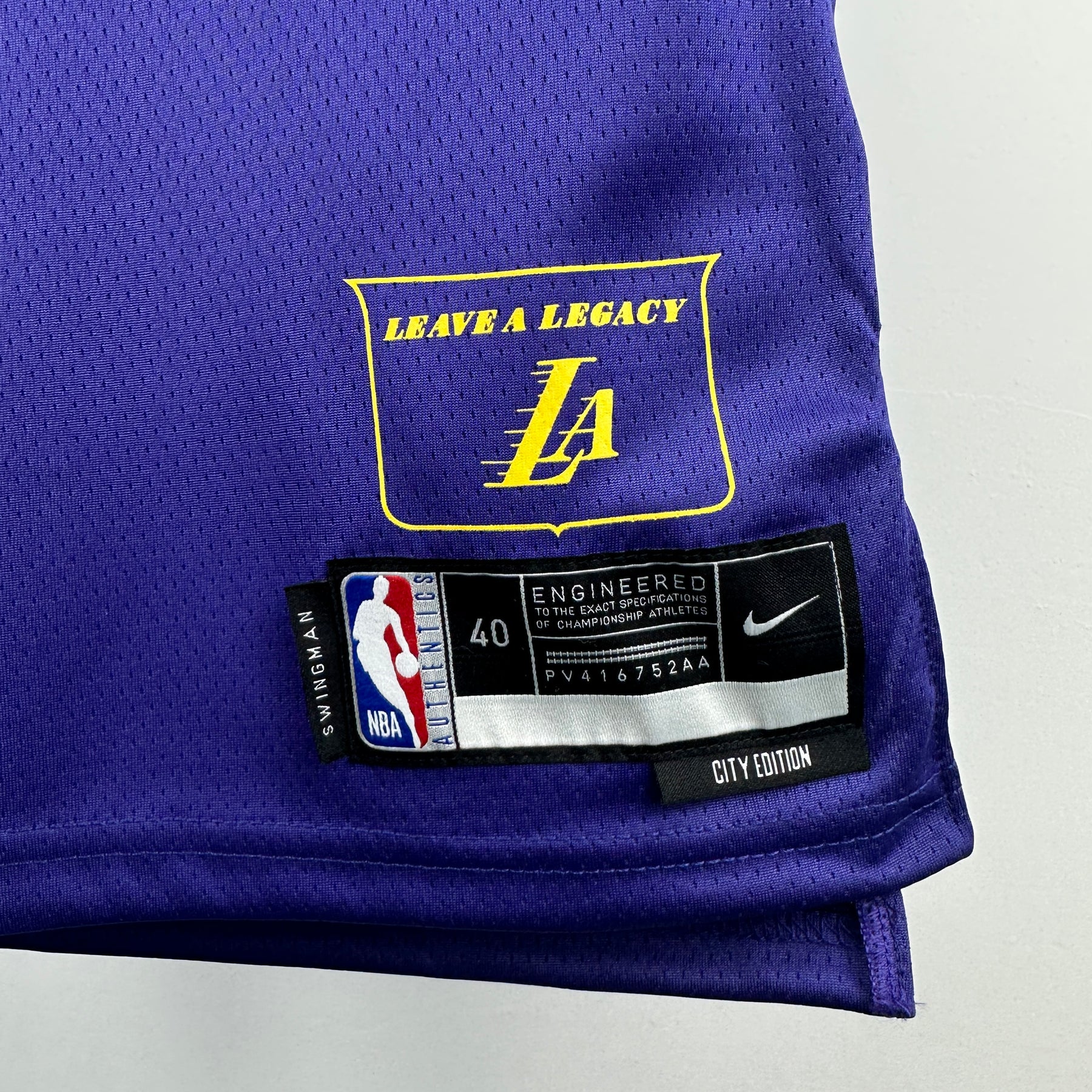 Regata NBA Los Angeles Lakers Nike 2024/25 - Roxa - City Edition - Masculina