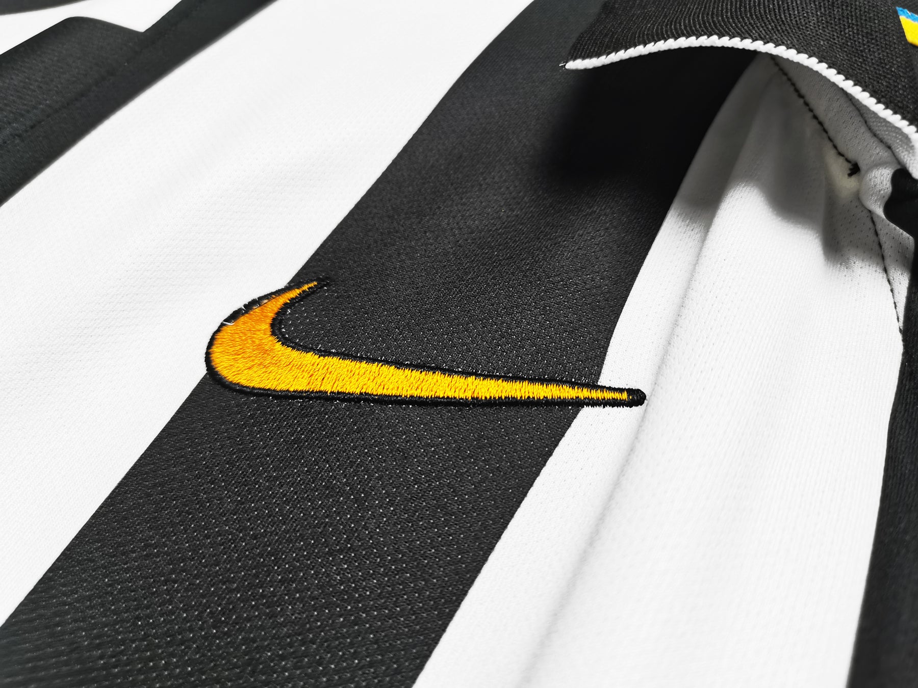 Camisa Juventus 2014/15- Versão Retrô Masculino - Preto e Branco