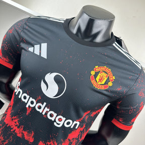 Camisa Manchester United 2024-25 Preto e Vermelho - Versão do Jogador