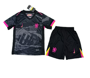 Kit Infantil Chelsea lll 2024/25 - Preto e Rosa