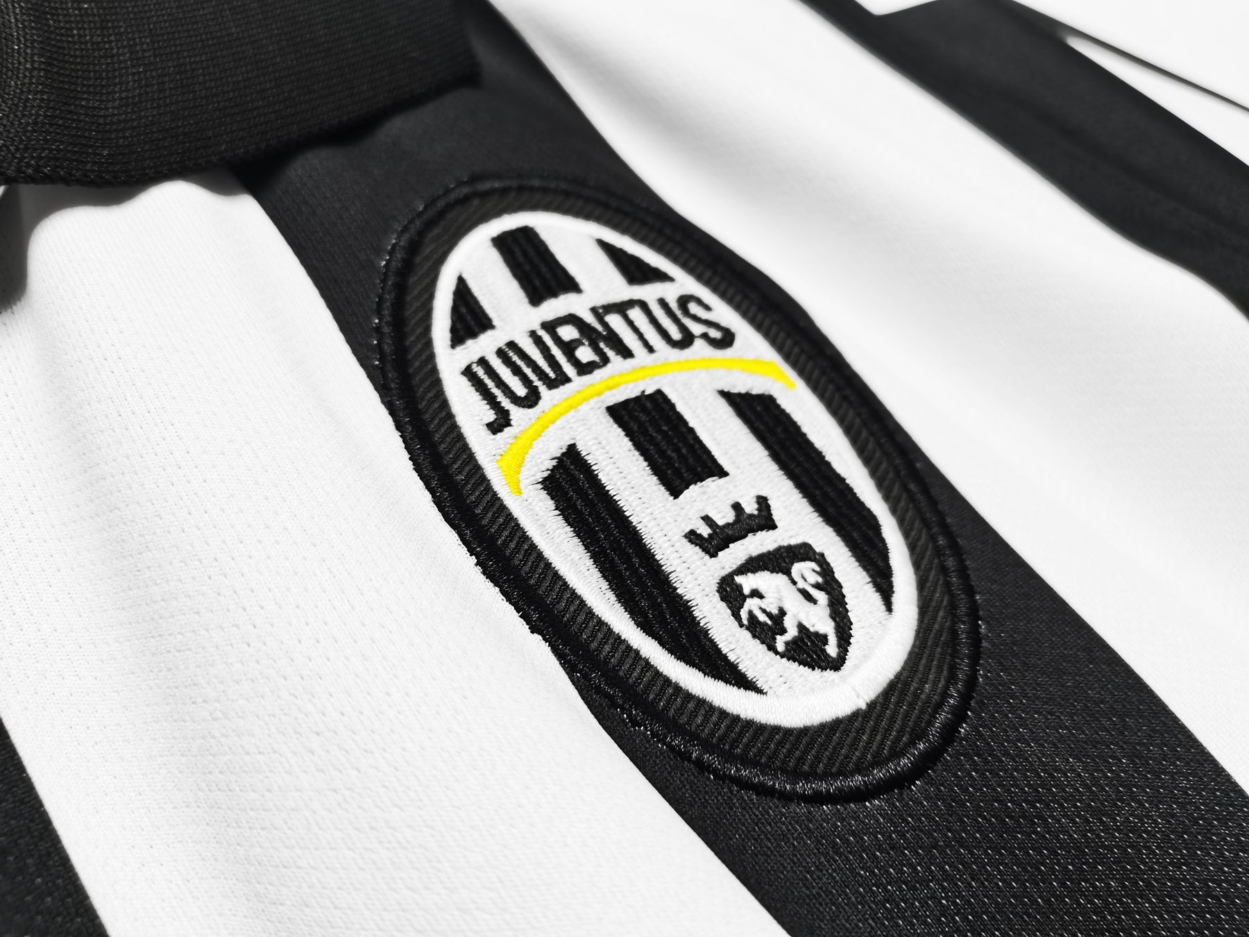 Camisa Juventus 2014/15- Versão Retrô Masculino - Preto e Branco